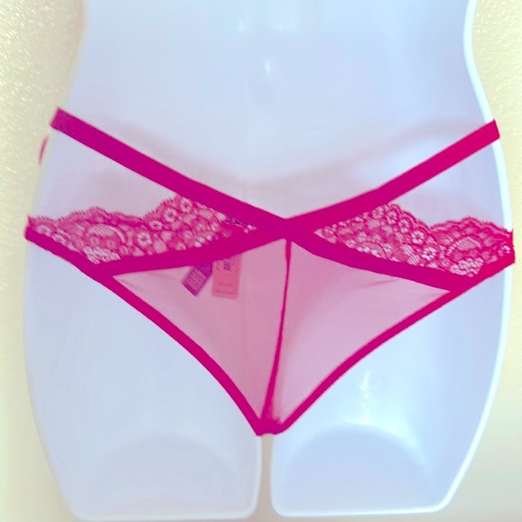 Very Sexy Red Lace Cheeky Panty Victoria Secret XS NWT Limited Edition - Picture 8 of 11